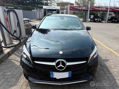 Usata Mercedes A180 109 CV (80 kW) 2017 Nero Berlina