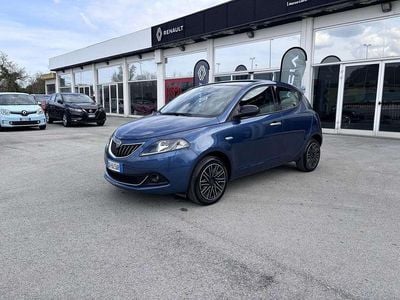 Begagnad Lancia Ypsilon 69 HK (50 kW) 2023 Blå Halvkombi