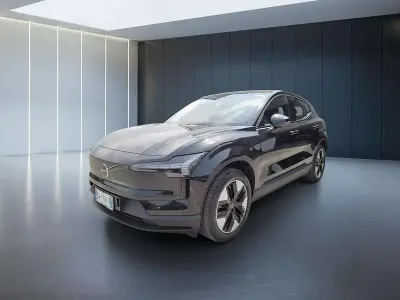 Usata Volvo EX30 Core 200 kW (272 CV) 2024 Nero metallizzato SUV