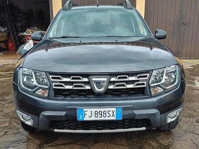 Usata Dacia Duster Lauréate 114 CV (83 kW) 2017 Grigio SUV