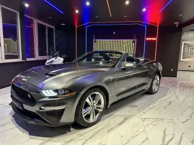 Usata Ford Mustang Convertible 314 CV (230 kW) 2019 Grigio Cabrio