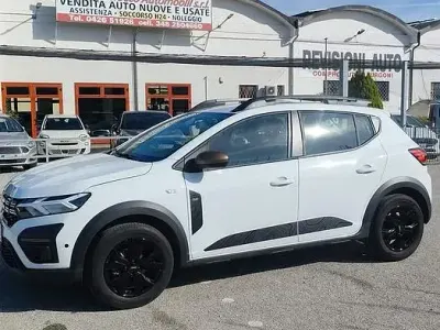 Usata Dacia Sandero 101 CV (74 kW) 2024 Bianco Berlina