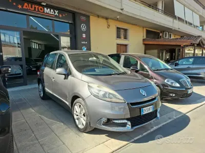 Usata Renault Scénic III XMOD 110 CV (80 kW) 2012 Marrone Monovolume