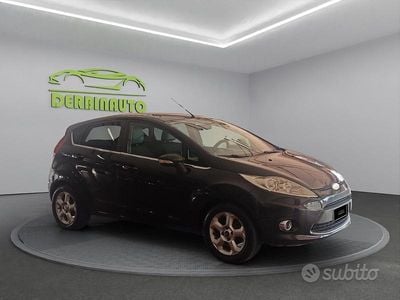 Usata Ford Fiesta 95 CV (69 kW) 2010 Nero Utilitaria