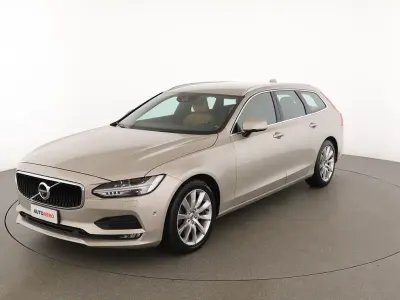 Usata Volvo V90 Momentum 235 CV (172 kW) 2016 Argento Station wagon