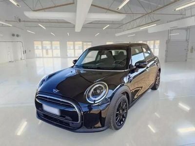 Begagnad Mini Cooper Classic 136 HK (100 kW) 2022 Svart Halvkombi