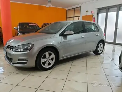 Käytetty VW Golf VII Highline 110 HP (80 kW) 2016 Harmaa Sedan