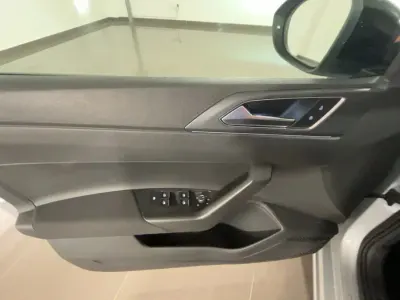 Usata VW Taigo R-line 110 CV (80 kW) 2023 Reflex silver / tetto nero SUV