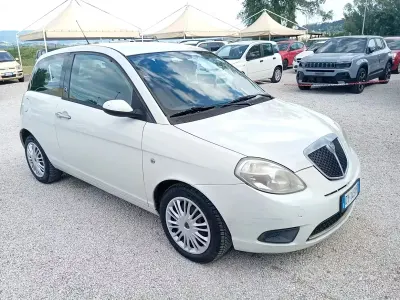 Usata Lancia Ypsilon 77 CV (56 kW) 2009 Bianco Utilitaria