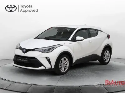 Begagnad Toyota C-HR Active 122 HK (89 kW) 2020 Vit SUV