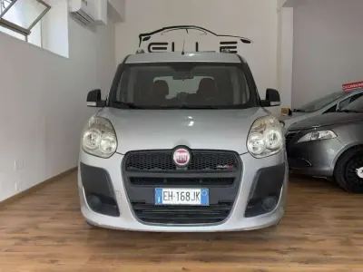 Usata Fiat Doblò Dynamic 105 CV (77 kW) 2011 Grigio Monovolume