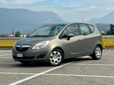 Usata Opel Meriva 130 CV (95 kW) 2011 Giallo Monovolume