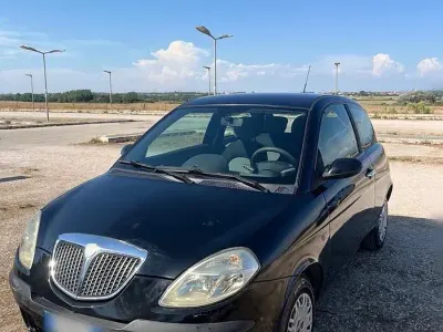 Usata Lancia Ypsilon 69 CV (50 kW) 2006 Nero Utilitaria