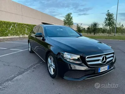 Usata Mercedes E220 Business 194 CV (142 kW) 2018 Nero Station wagon