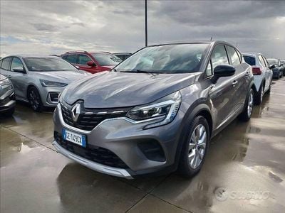 Usata Renault Captur Zen 115 CV (84 kW) 2021 Grigio SUV