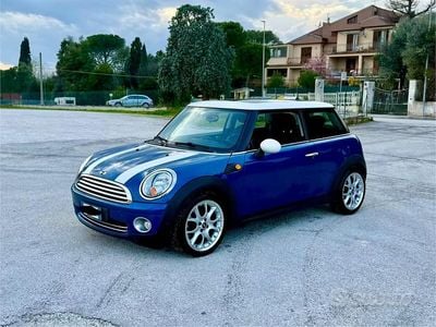 Usata Mini Cooper 120 CV (88 kW) 2009 Blu Utilitaria
