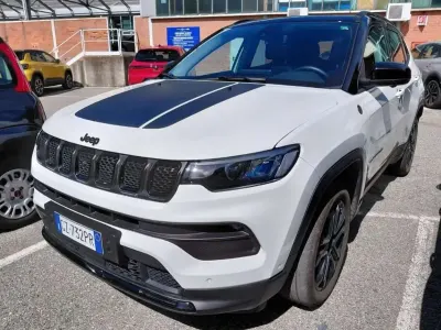 Usata Jeep Compass North 241 CV (177 kW) 2025 Bianco / pastello SUV