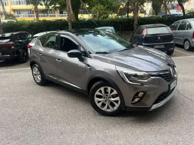 Usata Renault Captur Intens 92 CV (67 kW) 2021 Grigio SUV