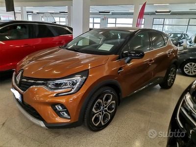 Usata Renault Captur Intens 160 CV (117 kW) 2020 Arancione SUV