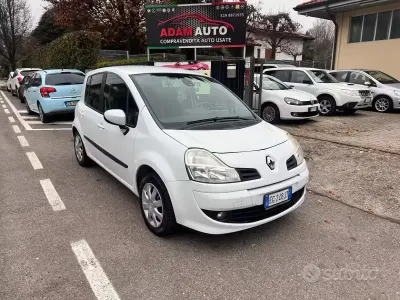 Käytetty Renault Modus 101 HP (74 kW) 2011 Valkoinen Tila-auto