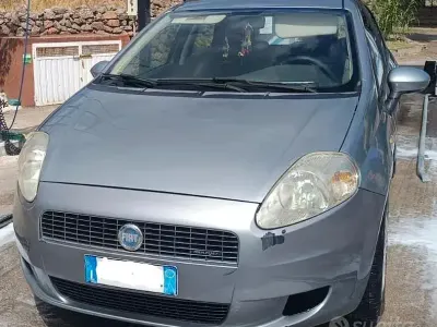 Usata Fiat Grande Punto 90 CV (66 kW) 2008 Grigio Utilitaria