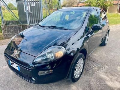 Usata Fiat Punto Lounge 77 CV (56 kW) 2015 Nero Utilitaria