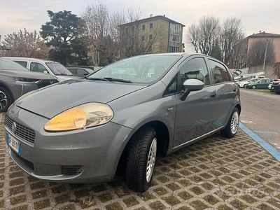 Grigio Usata 2007 Fiat Grande Punto Active Utilitaria | 2900 € (Buon prezzo)