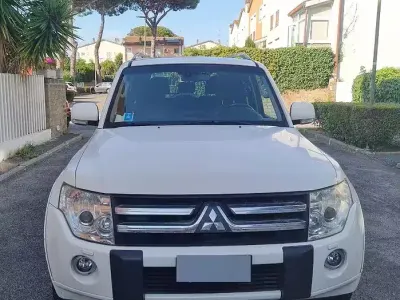 Usata Mitsubishi Pajero 200 CV (147 kW) 2011 Bianco SUV