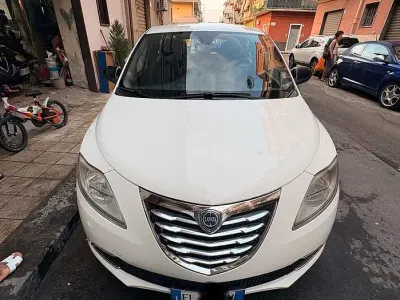 Usata Lancia Ypsilon 69 CV (50 kW) 2012 Utilitaria