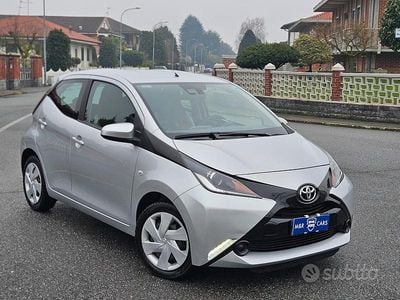 Usata Toyota Aygo 69 CV (50 kW) 2016 Grigio Utilitaria