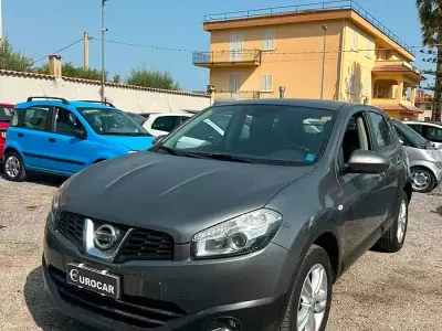 Usata Nissan Qashqai Acenta 110 CV (80 kW) 2013 Grigio SUV