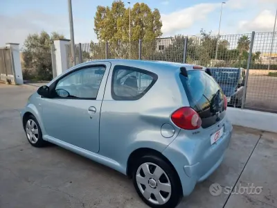 Second-hand Toyota Aygo 68 CP (50 kW) 2008 Gri Hatchback