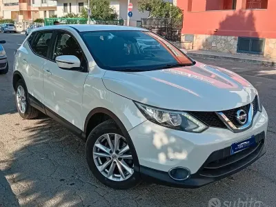 Usata Nissan Qashqai Acenta 110 CV (80 kW) 2016 Bianco SUV