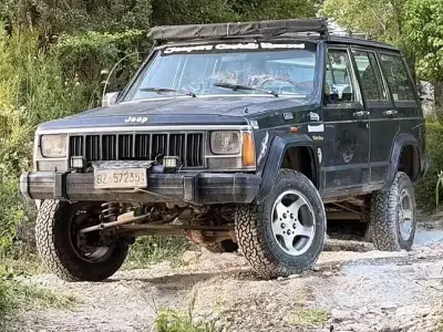 Usata Jeep Cherokee 174 CV (127 kW) 1989 Nero SUV