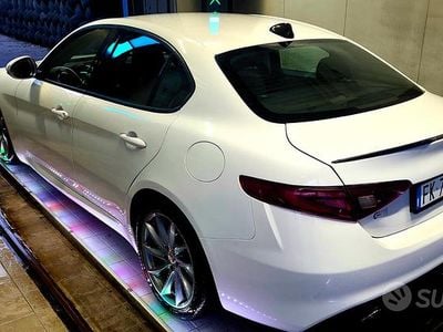Usata Alfa Romeo Giulia 150 CV (110 kW) 2016 Bianco Berlina
