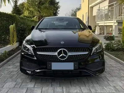 Usata Mercedes CLA220 Premium 170 CV (125 kW) 2018 Nero Berlina