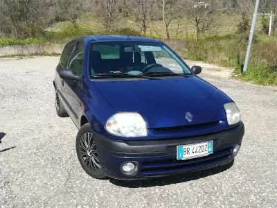 Usata Renault Clio 2001 Blu Utilitaria