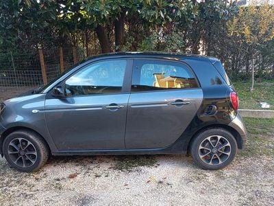 Begagnad Smart ForFour Passion 71 HK (52 kW) 2016 Grå Halvkombi