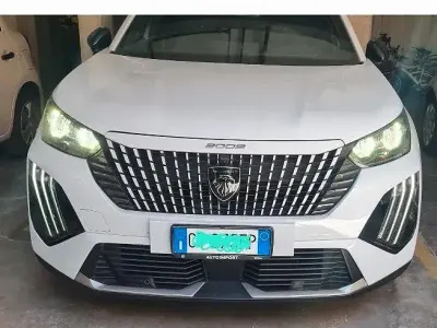 Usata Peugeot 2008 101 CV (74 kW) 2024 Bianco SUV