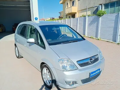 Usata Opel Meriva Cosmo 90 CV (66 kW) 2008 Grigio Monovolume