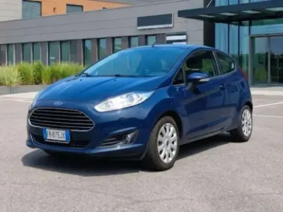 Usata Ford Fiesta Business Edition 60 CV (44 kW) 2015 Blu/azzurro Utilitaria