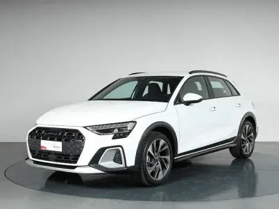 Nuova Audi A3 Advanced 150 CV (110 kW) 2025 Bianco arkona Berlina