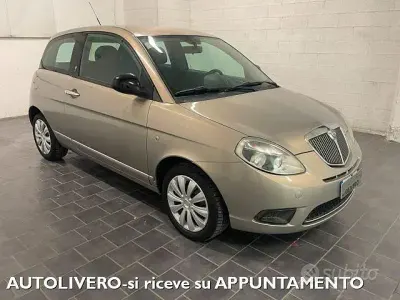 Usata Lancia Ypsilon 69 CV (50 kW) 2011 Beige Utilitaria