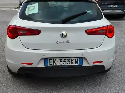 Usata Alfa Romeo Giulietta 105 CV (77 kW) 2011 Utilitaria
