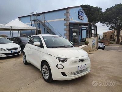 Usata Fiat 500e Action 69 kW (95 CV) 2021 Bianco Berlina