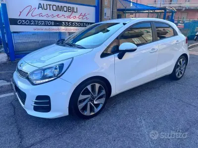 Usata Kia Rio 90 CV (66 kW) 2016 Bianco pastello Utilitaria