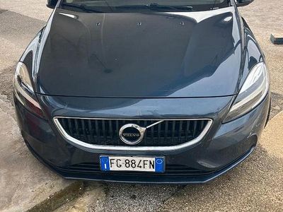 Occasion Volvo V40 Momentum 2017 Bleue Berline