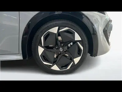 Nuova Renault Clio Techno 160 CV (117 kW) 2025 Grigio chiaro Utilitaria