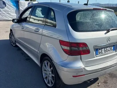 Usata Mercedes B180 109 CV (80 kW) 2007 Grigio Monovolume
