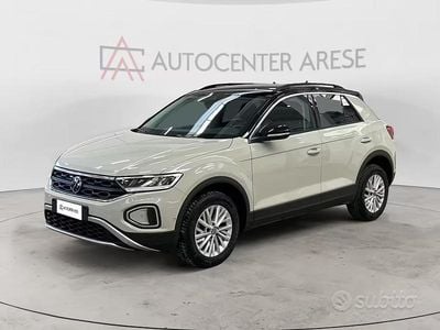 Begagnad VW T-Roc Life 110 HK (80 kW) 2024 Brun SUV